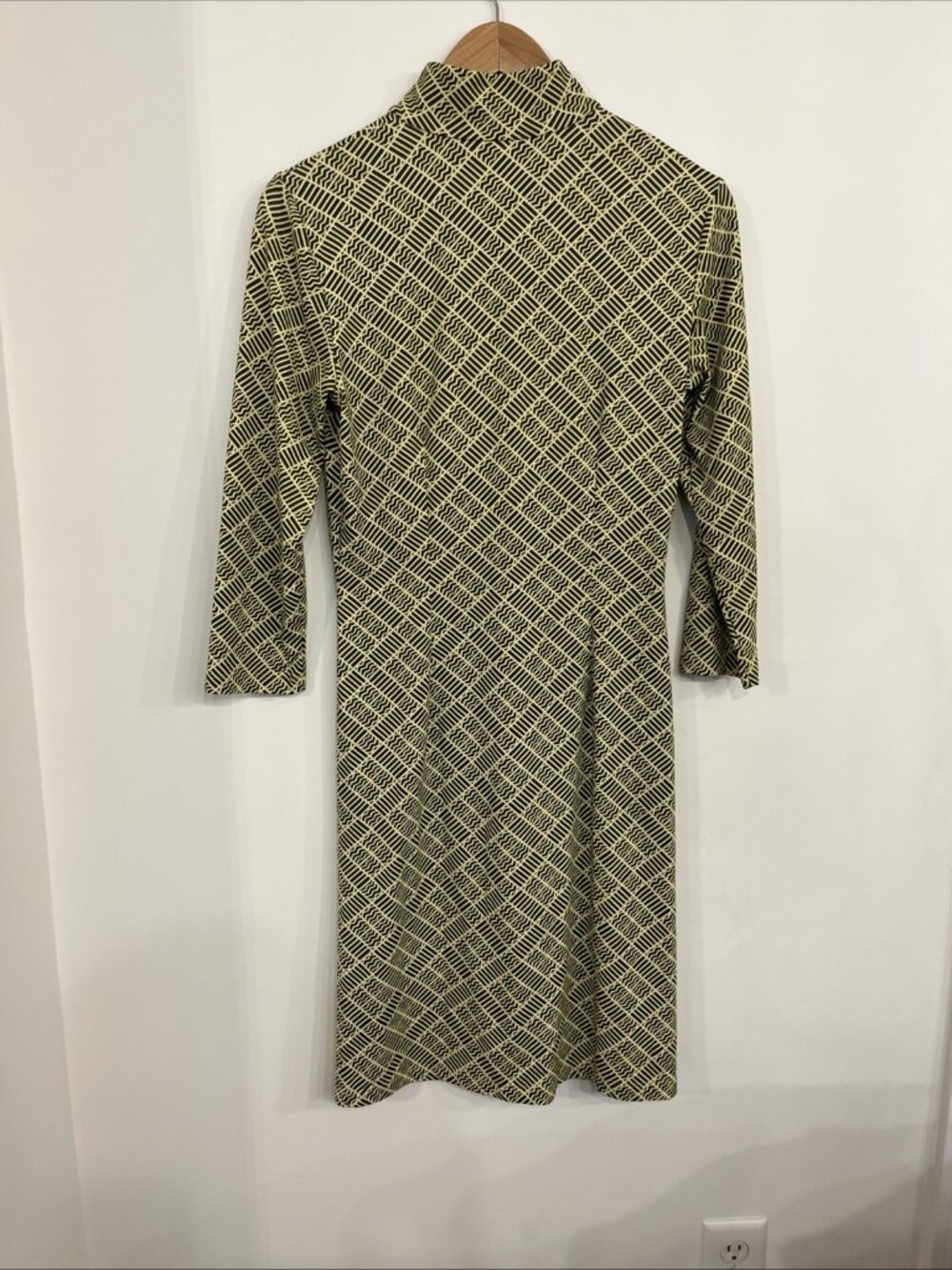 J. McLaughlin Sophia Catalina Cloth Mock Neck Geometric Shift Dress Yellow S